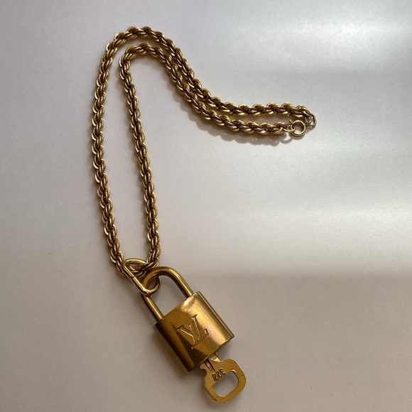 14K GF + LOUIS VUITTON lock & key necklaceš serial #322 - Picture 10 of 17